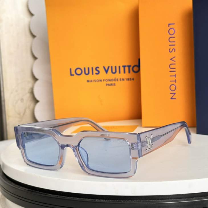 Picture of Louis Vuitton Sunglasses _SKUfw76721328fw